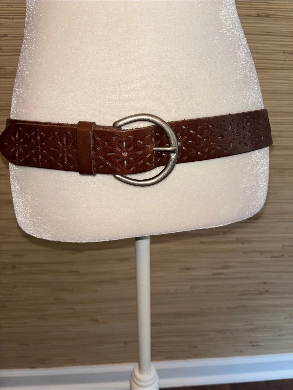 J. Crew Brown Laser-Cut Leather Belt with Round Buckle medium EUC!